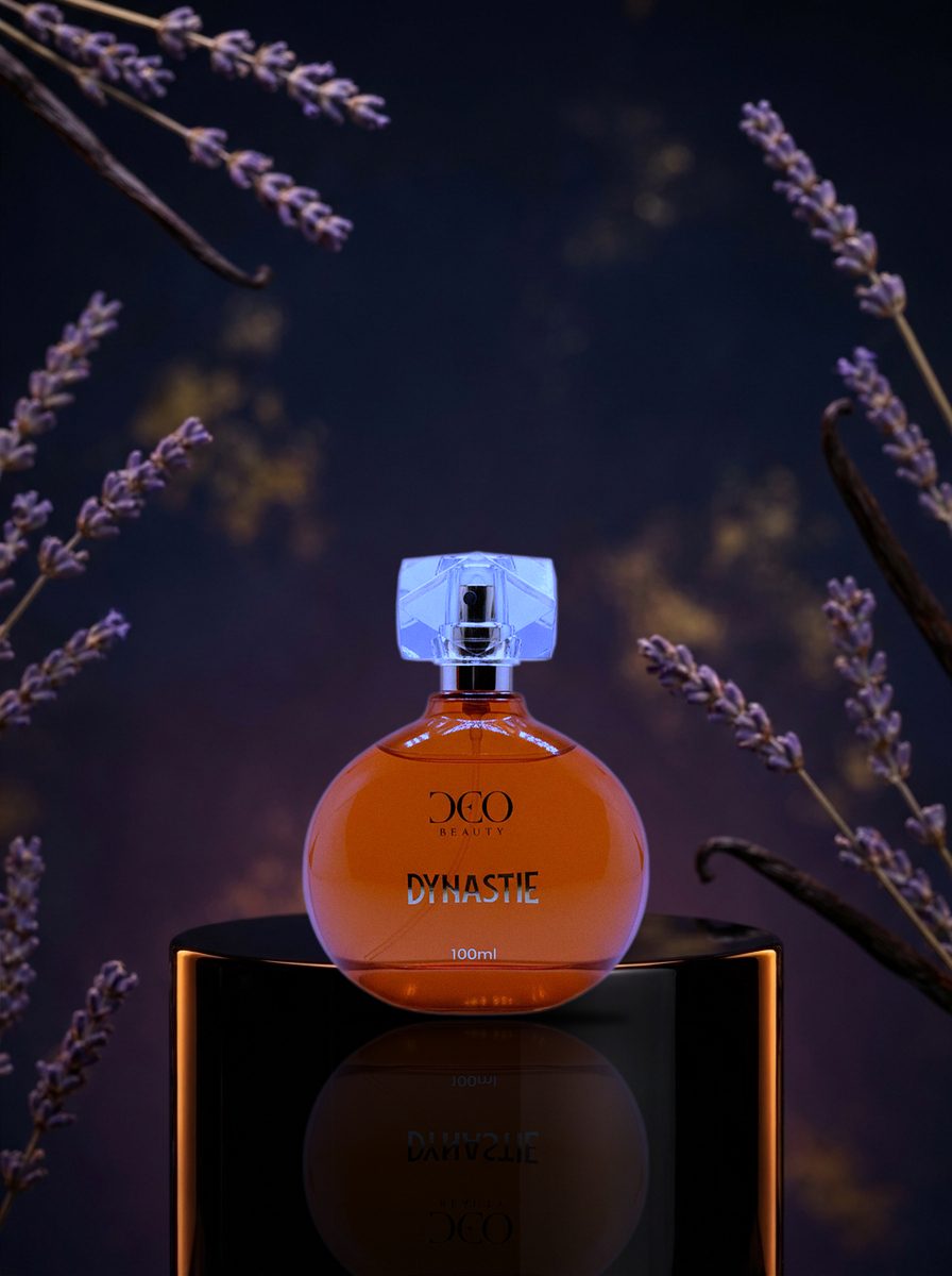 Perfume Dynastie DeoBeauty, frasco em cena